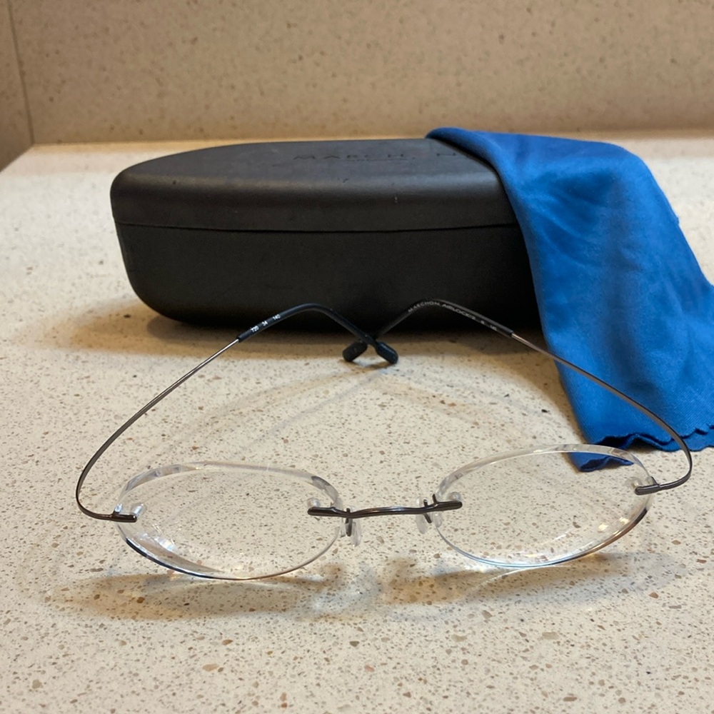 Marchon airlock, prescription eyeglass frame with case